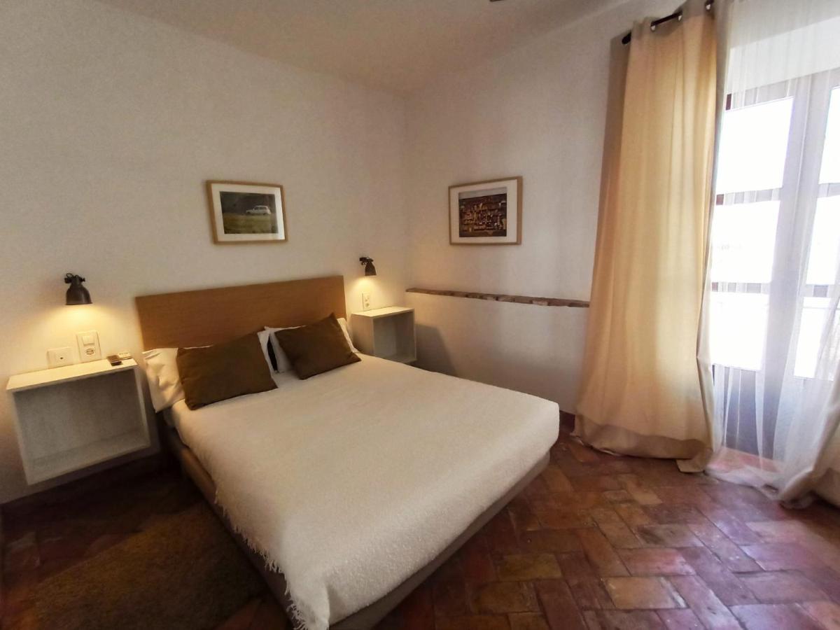 Frenteabastos Suites Cafe Hostal & Apartments Carmona  Bagian luar foto