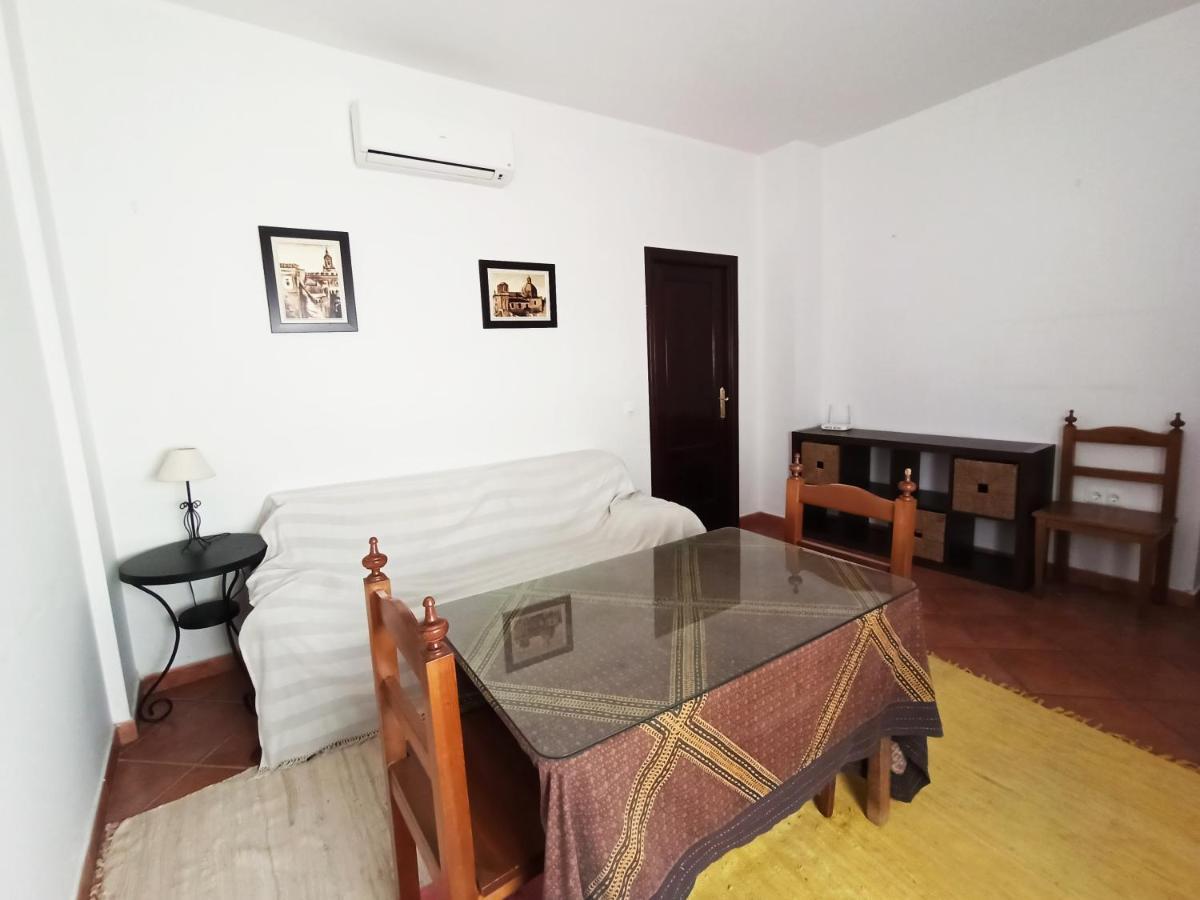 Frenteabastos Suites Cafe Hostal & Apartments Carmona  Bagian luar foto