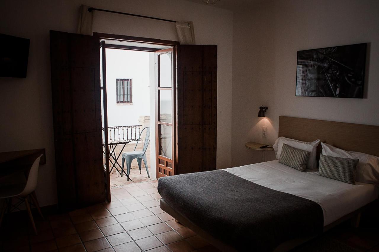 Frenteabastos Suites Cafe Hostal & Apartments Carmona  Bagian luar foto